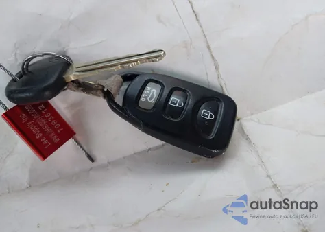 2012 Hyundai Elantra Gls (Ulsan Plant) из США, поврежденный, VIN KMHDH4AE2CU274529